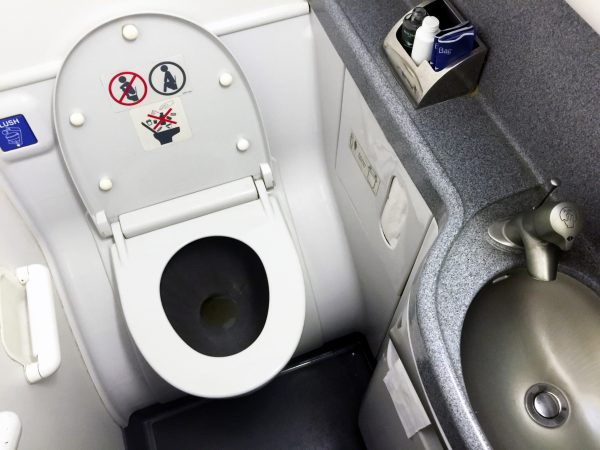 Toilettes avion