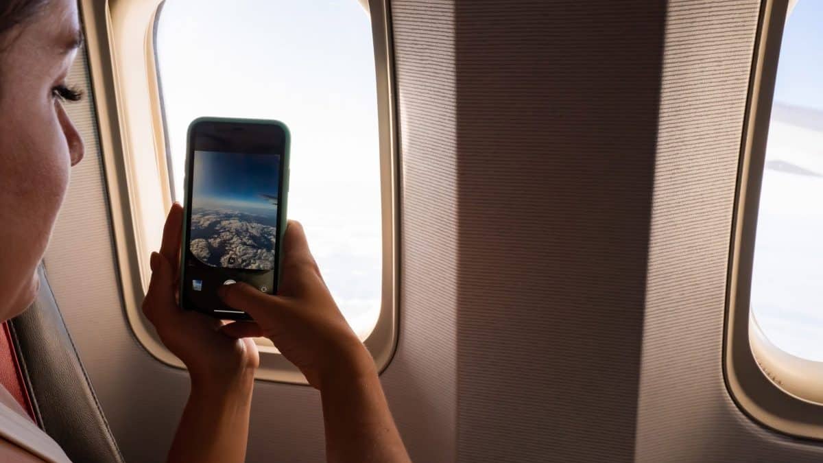 filmer depuis son hublot dans l'avion