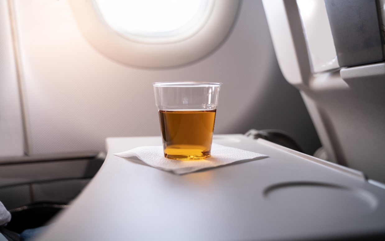 alcool verre avion rhum avion voyage 