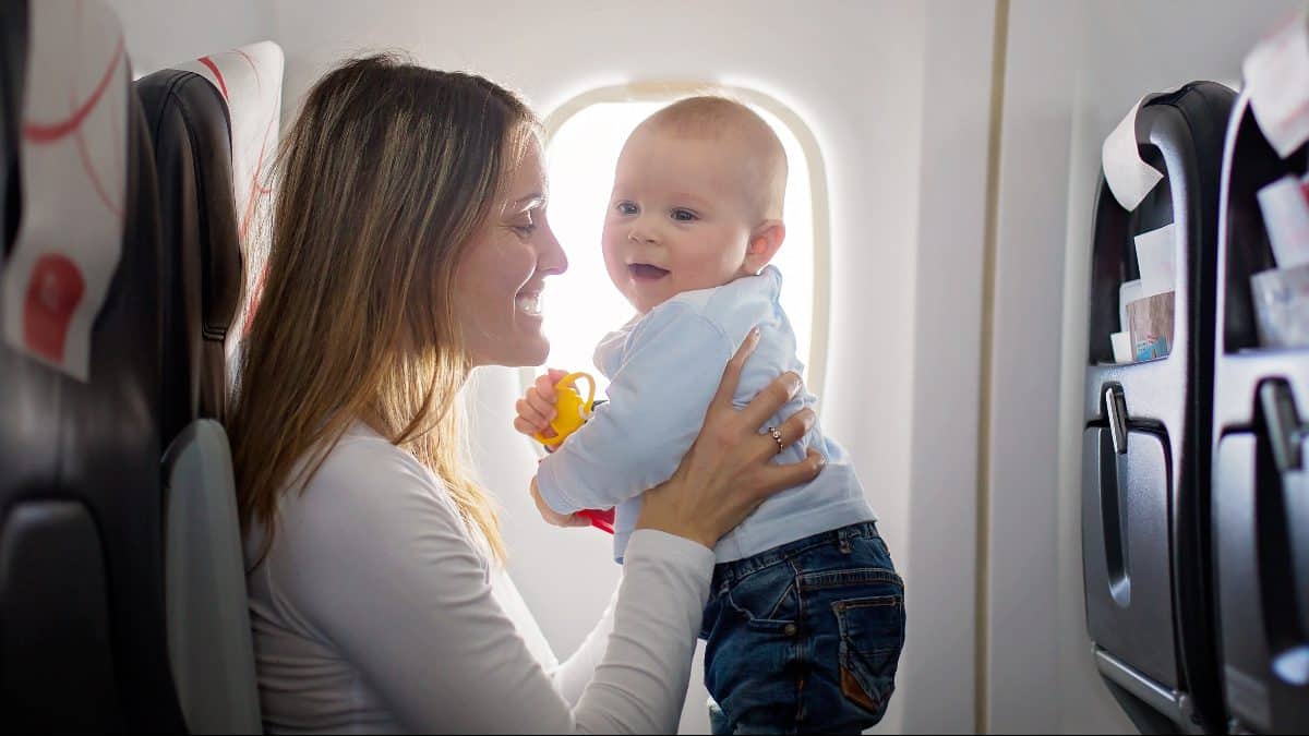 avion allaitement bébé