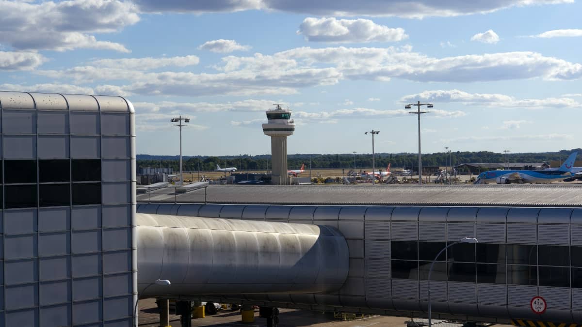 Voyage en avion : des cas de Covid-19 provoquent le chaos à l’aéroport Londres Gatwick
