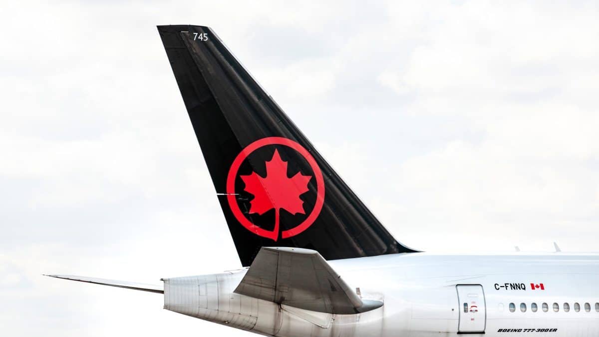 avion noir air canada jetz