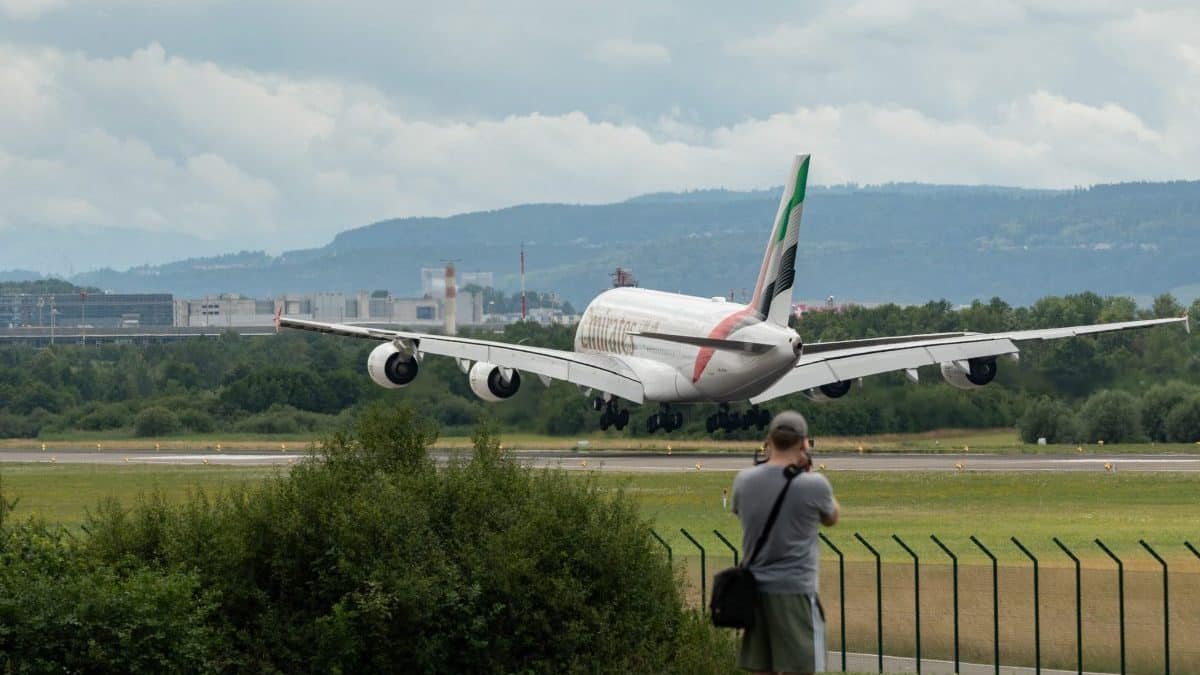 remise de gaz, emirates a380 atterrissage