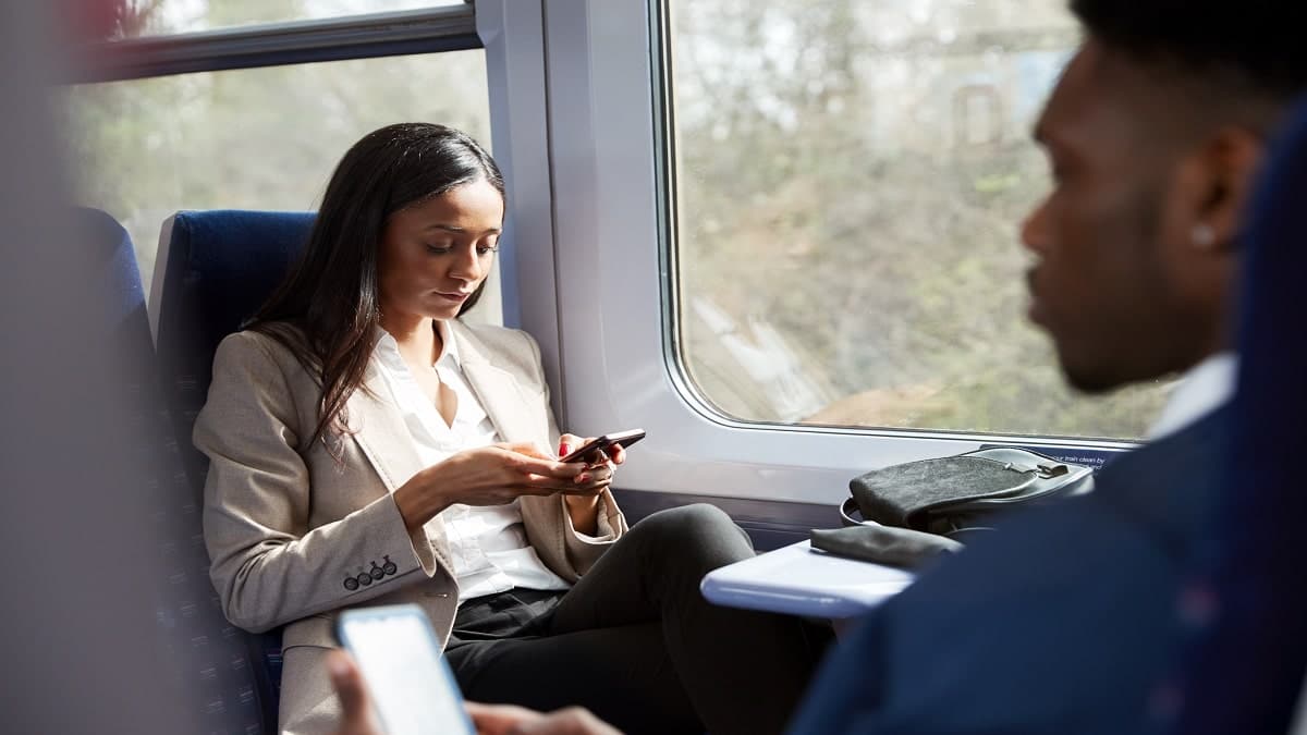 femme train