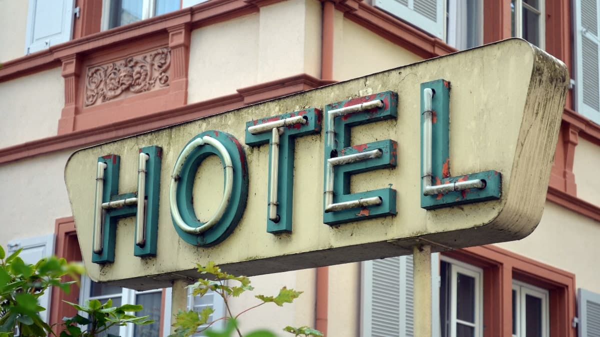 Je suis hôtesse de l’air, cet article ne quitte jamais mon bagage quand je voyage (Vidéo)