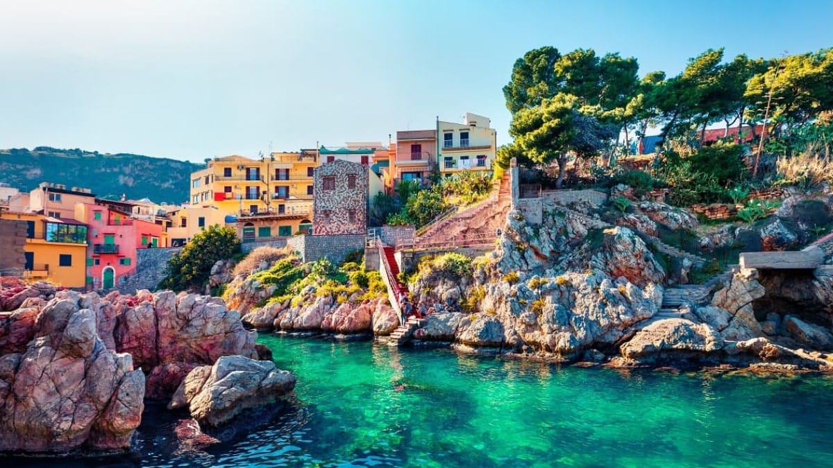 ce village est très prisé par les touristes et les locaux