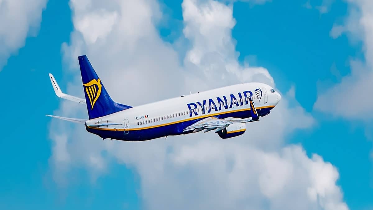 ryanair avion ovni