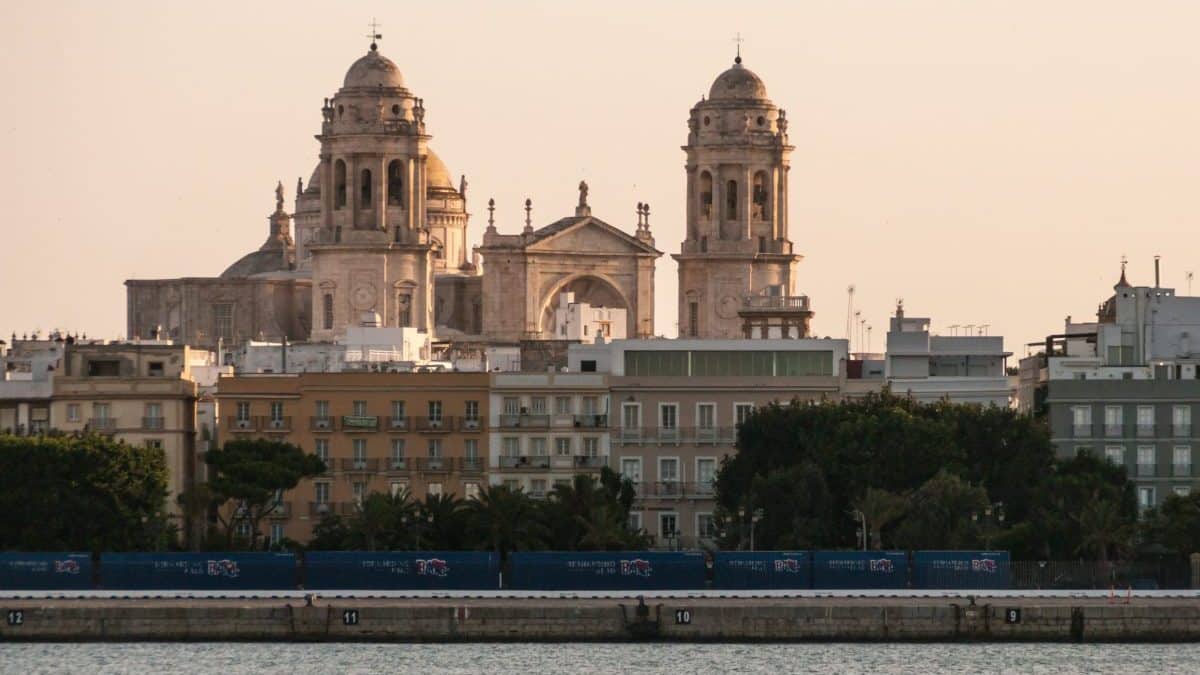 Voyage en Espagne : cette ville balnéaire préservée est la préférée des touristes locaux