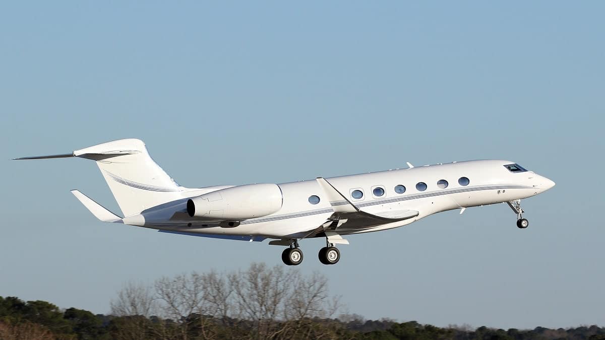 L’avion de Cristiano Ronaldo atterrit à l’aéroport qui porte son nom