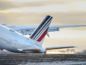 impact de queue d'un avion Air France 