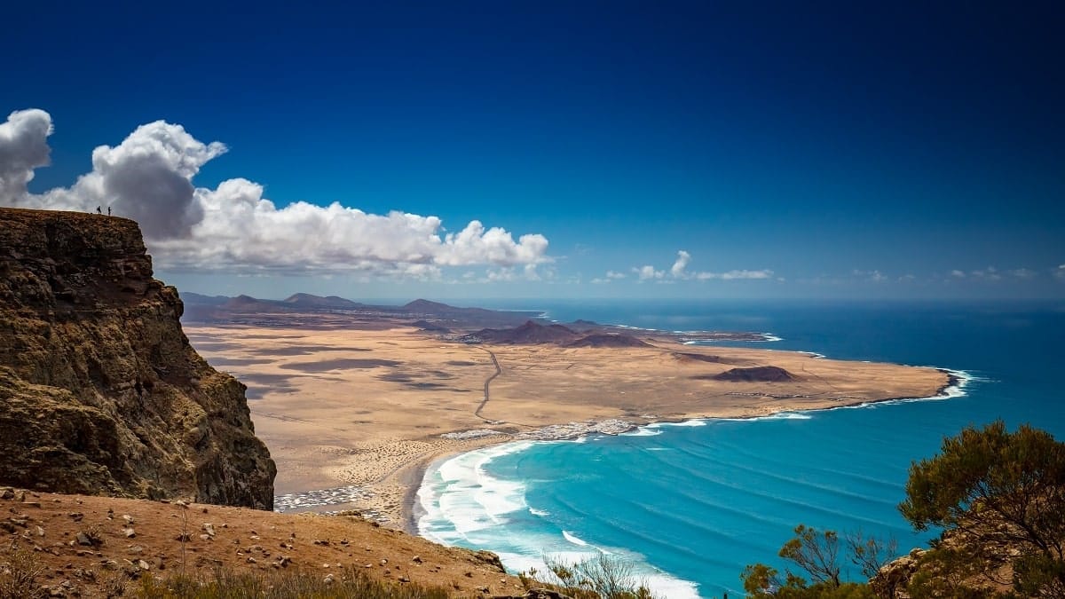 Les vacanciers décrivent Famara comme une « plage magnifique »