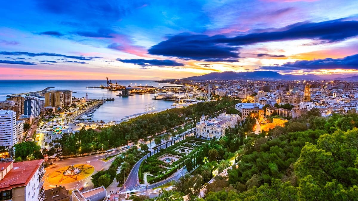 Malaga est envahie et ravagée par les touristes