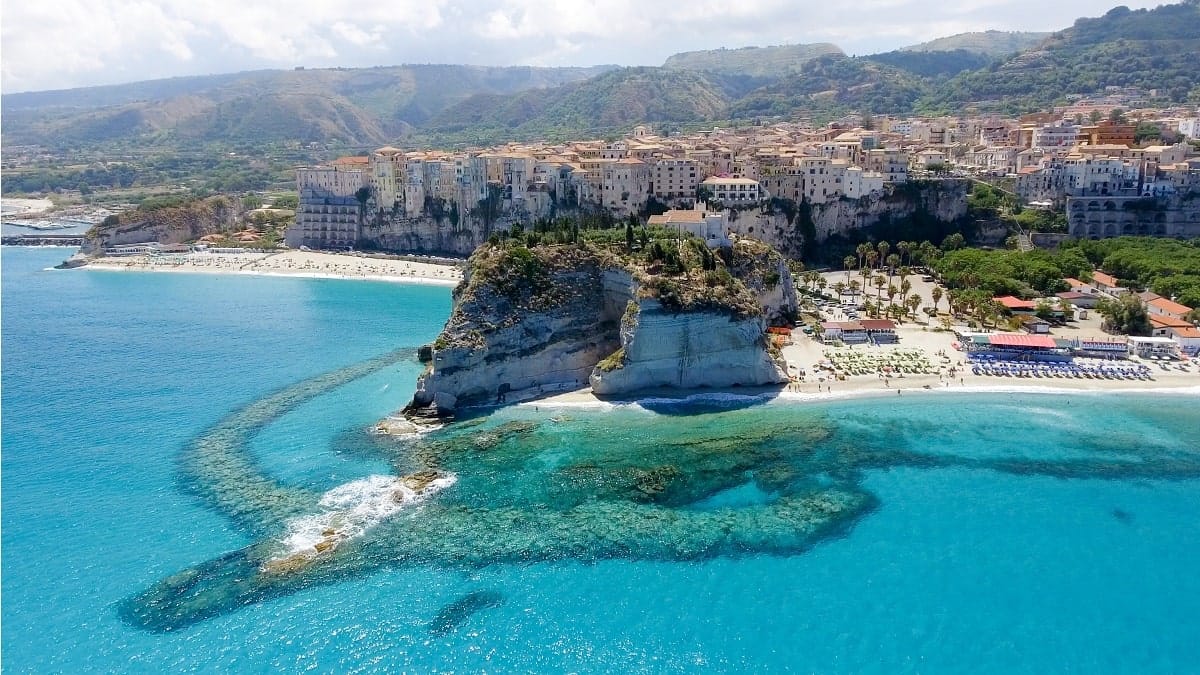 Tropea est un joyau caché d'Italie avec des plages époustouflantes