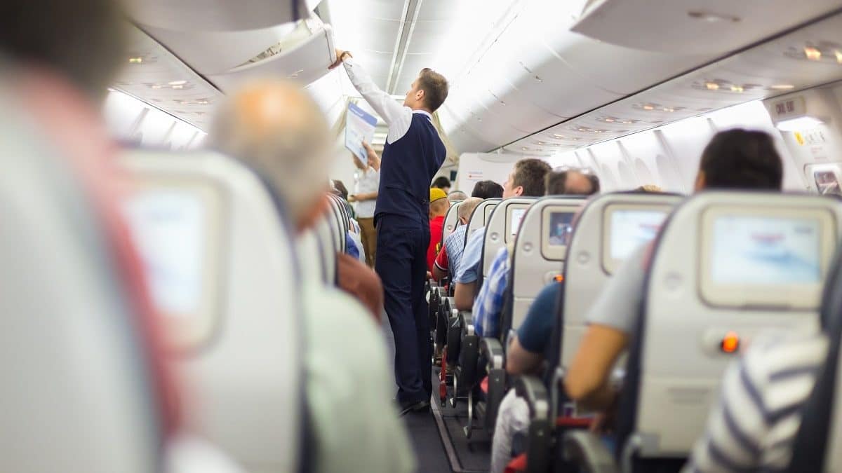 Avion : ces 3 comportements exaspèrent les agents de bord, selon un ex-steward