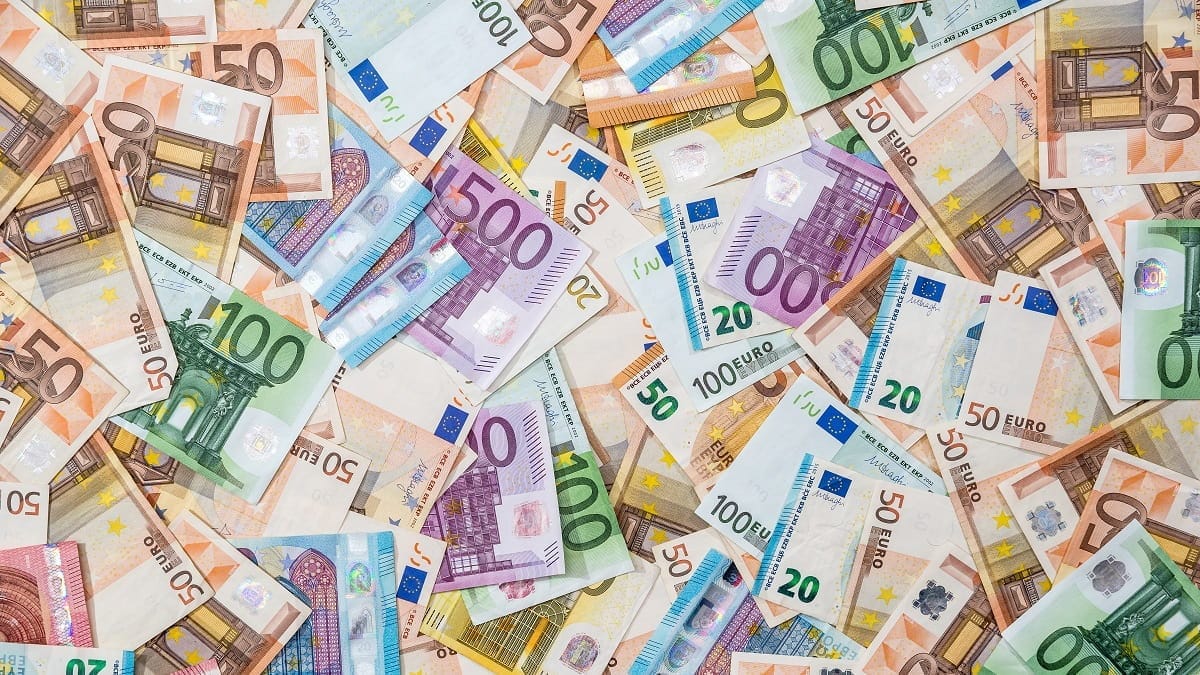 un voyageur transportait une importante somme en euro