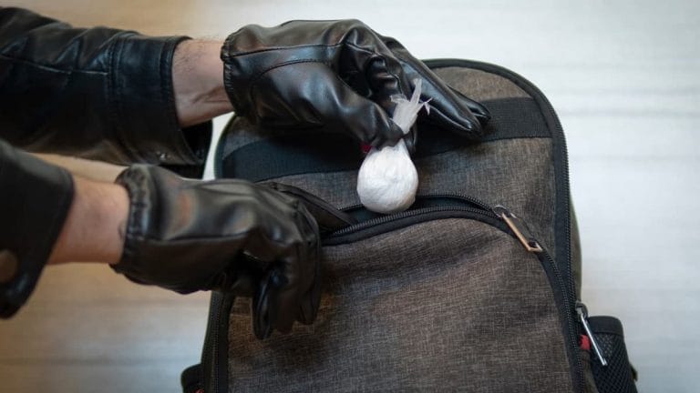 Algérie : importante saisie d&rsquo;ecstasy sur un passager en provenance de France