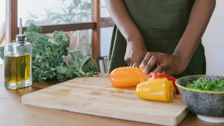 Une célèbre influenceuse franco-algérienne teste une recette algérienne et fait un flop