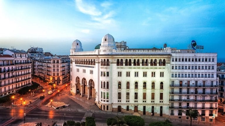 S’installer en Algérie : ce document est la clé pour les démarches des expatriés