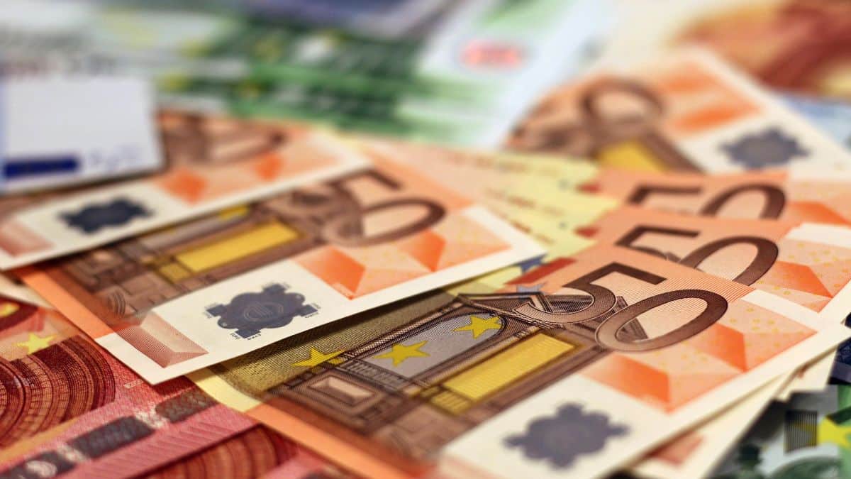 Change en Algérie : l’euro proche d’un record avant les vacances d’été