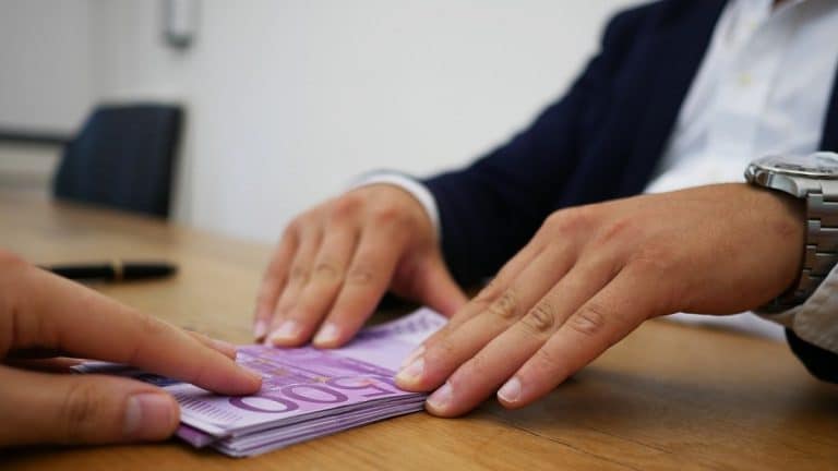 Voyageurs en Algérie : le casse-tête des bureaux de change