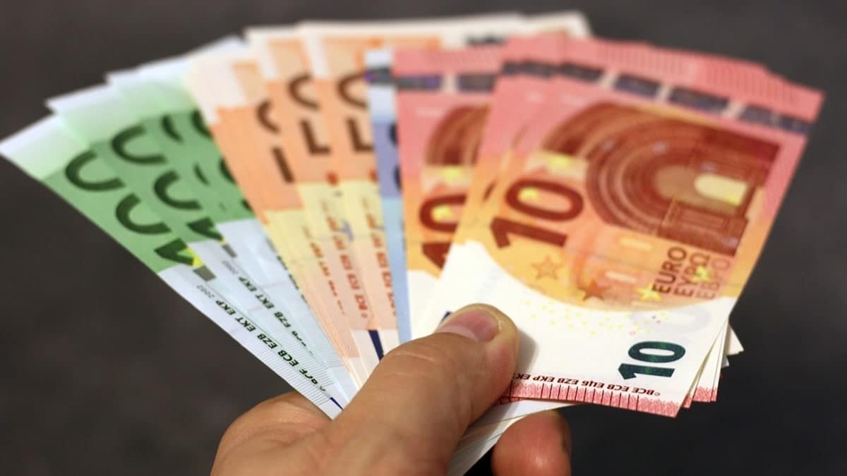 Marché noir des devises en Algérie : saisie de plus de 100 000 € en faux billets