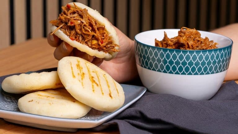 Mozzarella, thon, semoule...cette galette algérienne enflamme TikTok