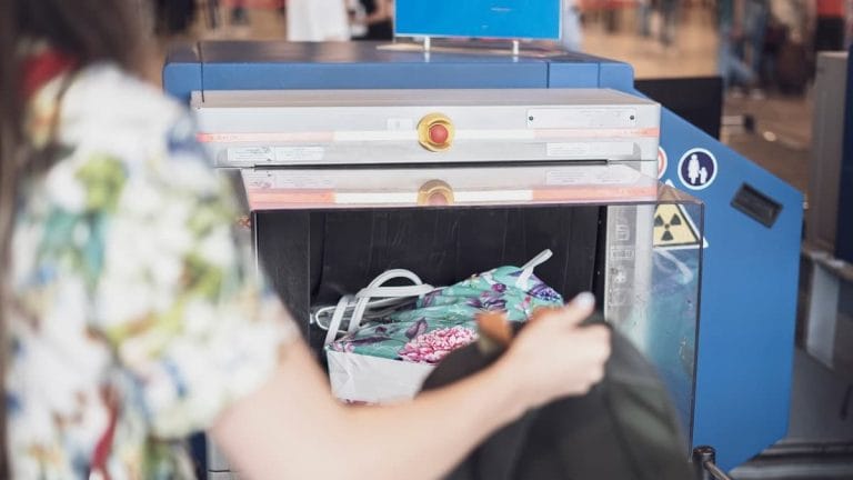 Trafic à l’aéroport international d’Alger : un douanier écroué