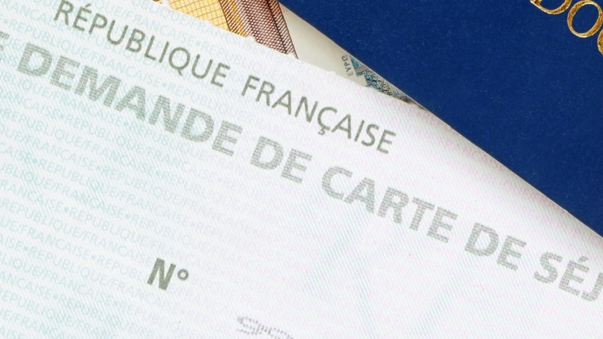 Titre de séjour en France : encore un prestataire mis en cause pour ses pratiques