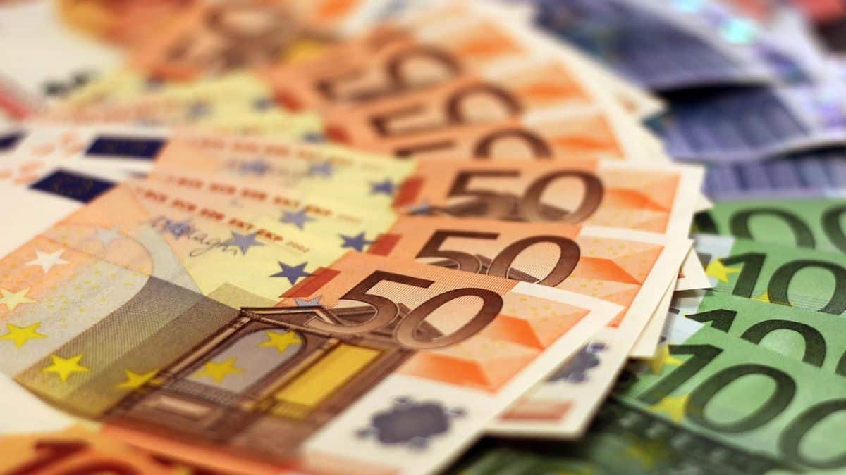 Dinar algérien : l’euro retrouve son record historique sur le marché noir