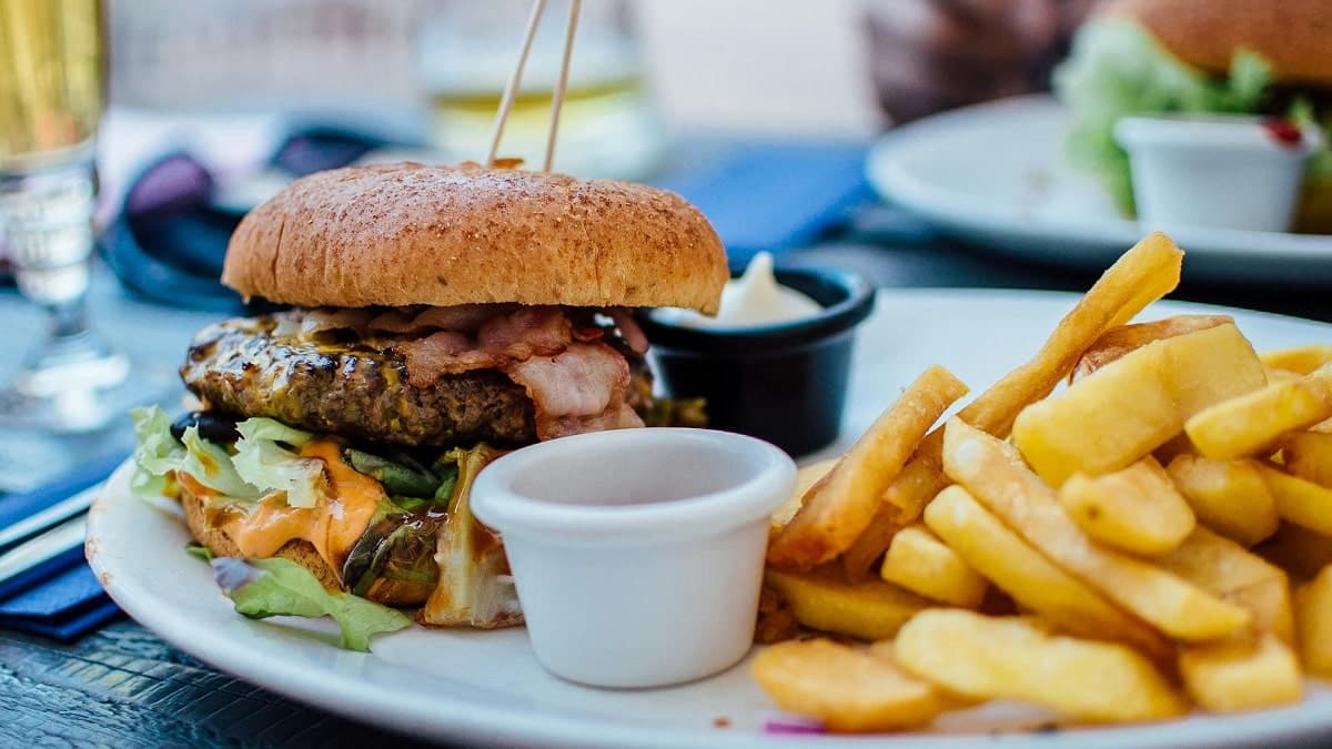 Street food algérienne : un touriste montre ce qu’il a mangé pour 2 €