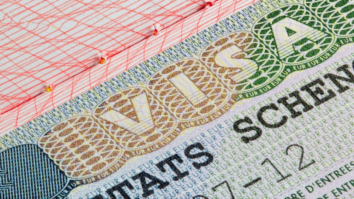 Visa Schengen : le témoignage d’une jeune actrice et mannequin algérienne