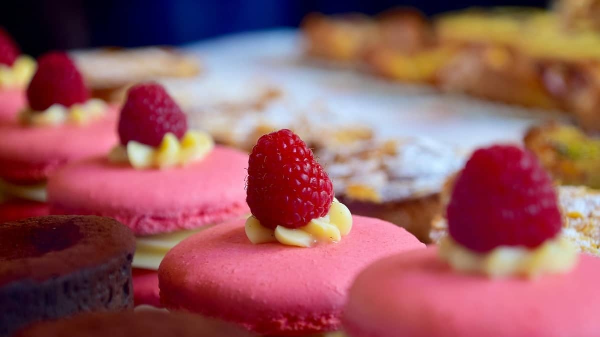 Une célèbre pâtissière franco-algérienne ouvre sa première boutique à Paris