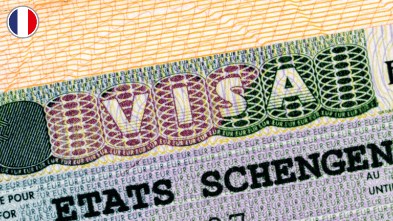 Titre de séjour, naturalisation, visa D : la France va augmenter les prix