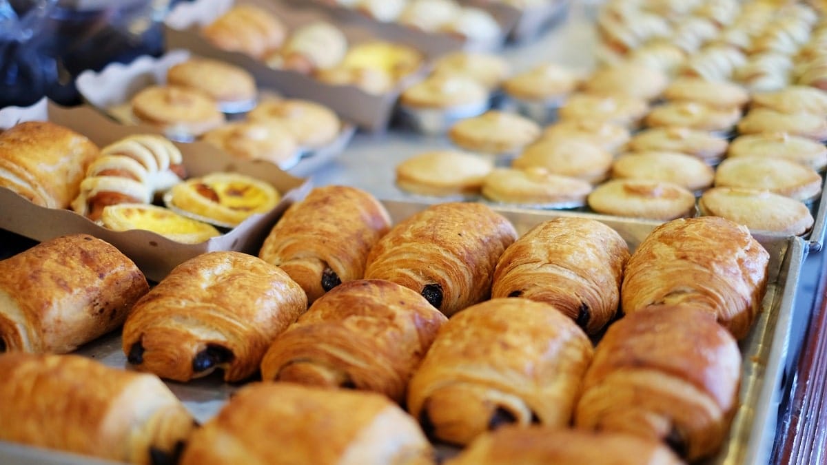 Une touriste européenne surprise par la boulangerie algérienne