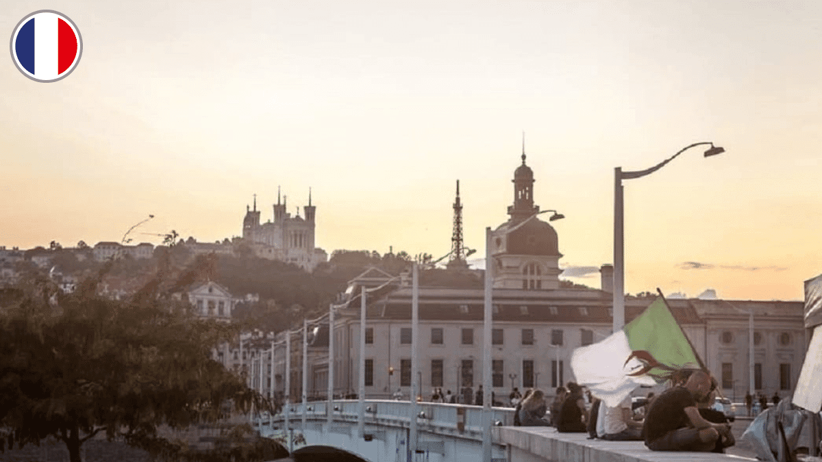 L'accord de 1968 s’avère actuellement être vidé de la majorité des dispositions pouvant favoriser l’obtention par les Algériens de titres de séjour.