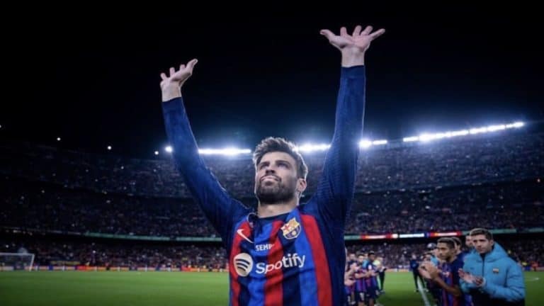 Algérie : Gérard Piqué et l’influenceur HMI en touristes à Alger