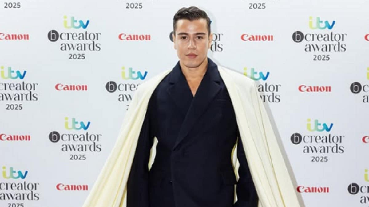 Ce comédien algéro-britannique cartonne sur les réseaux sociaux