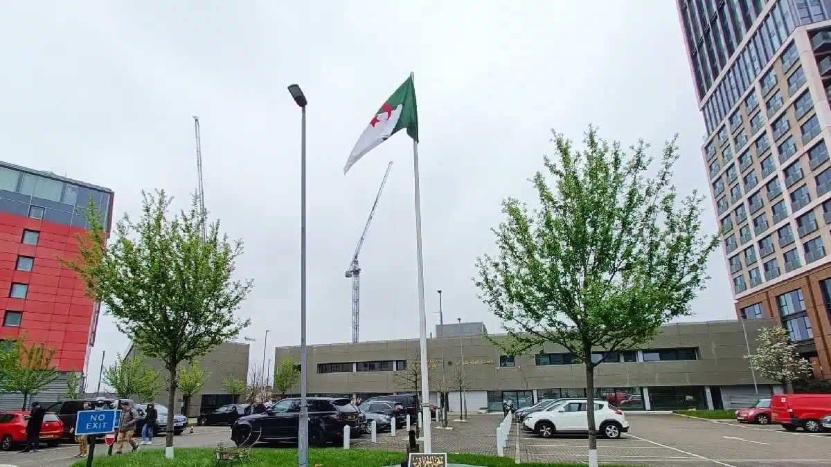 Consulats d’Algérie : ces Algériens de l’étranger invités à régulariser leur situation