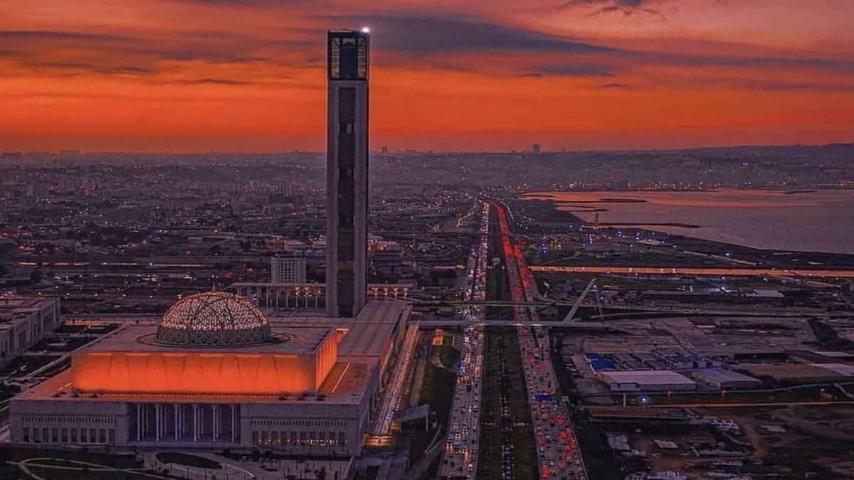Voyage en Algérie : Alger, destination « de mosquées et de martyrs anticoloniaux »