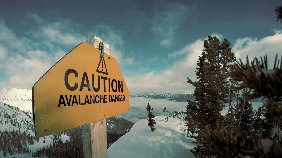 Maroc : un groupe de touristes étrangers piégé par une avalanche