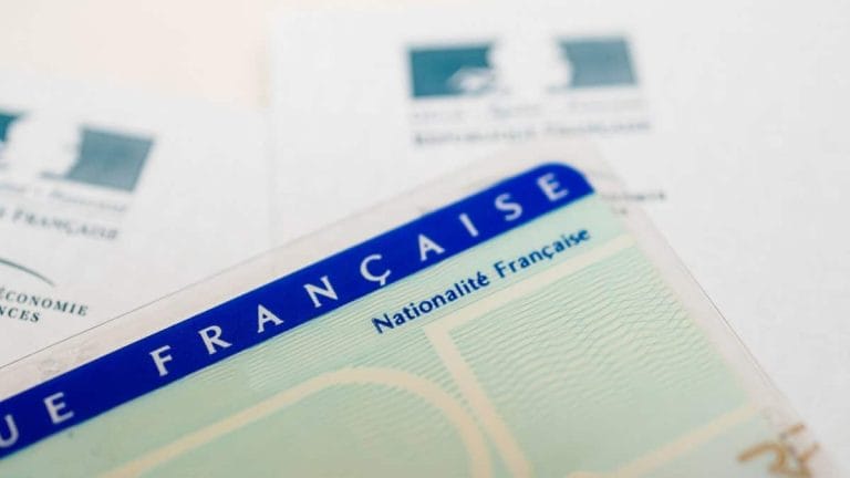 Ces changements concernent l’introduction d’un examen civique et le rehaussement du niveau exigé lors du test de la langue française pour les demandeurs de la nationalité française