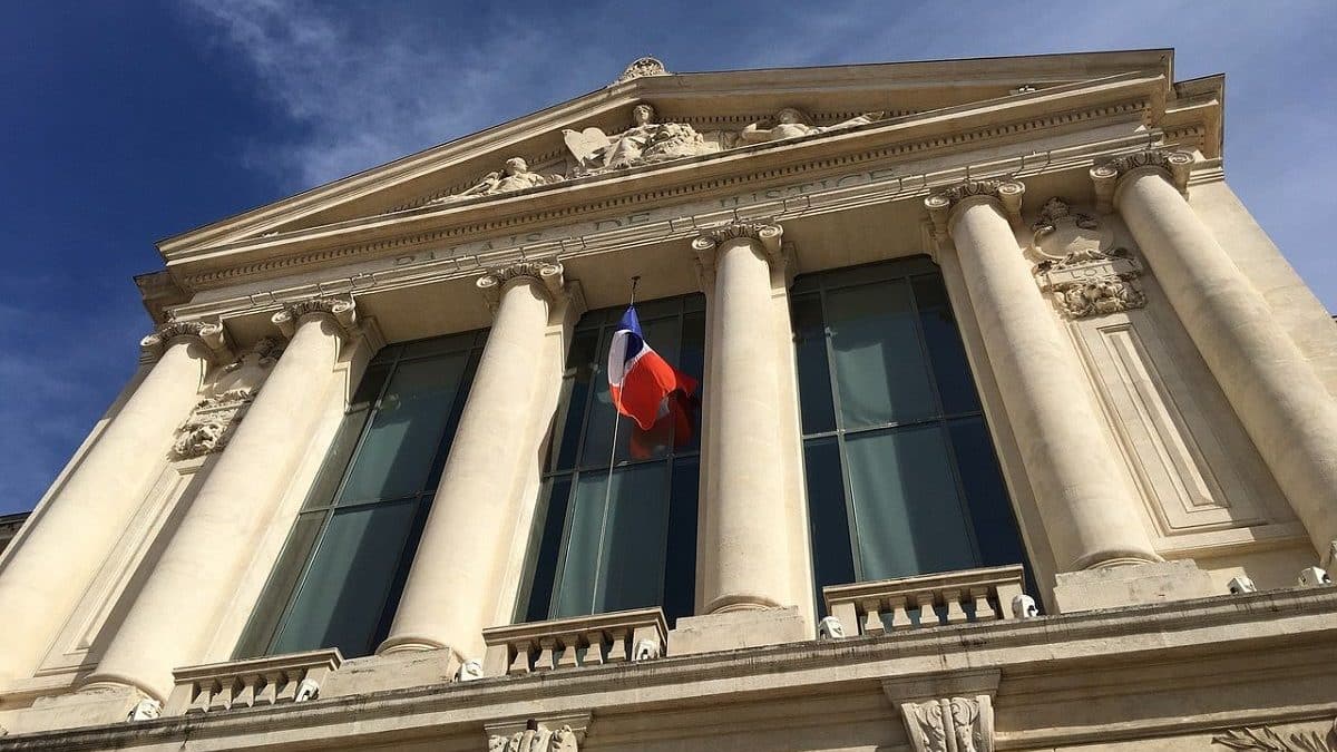 En France depuis 20 ans, une Algérienne privée de titre de séjour