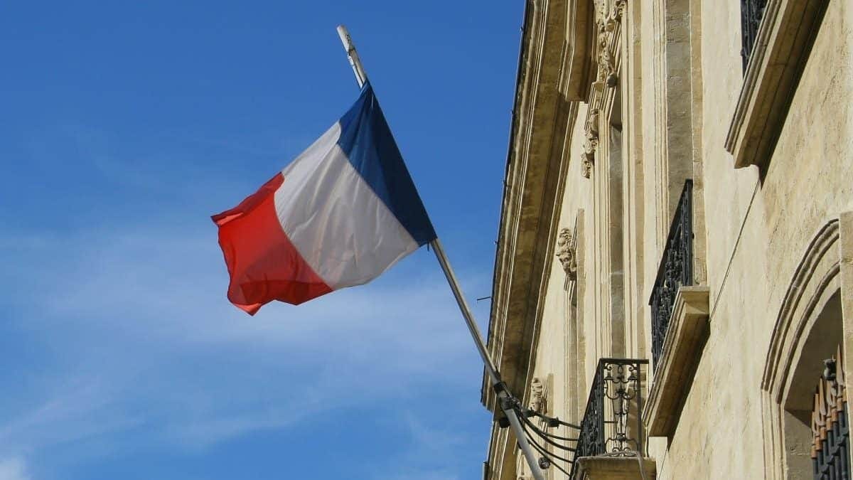 Titres de séjour, visas, accord franco-algérien : les annonces du gouvernement français