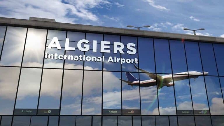 Aéroport international d’Alger : des espaces fumeurs pour les passagers (photos)