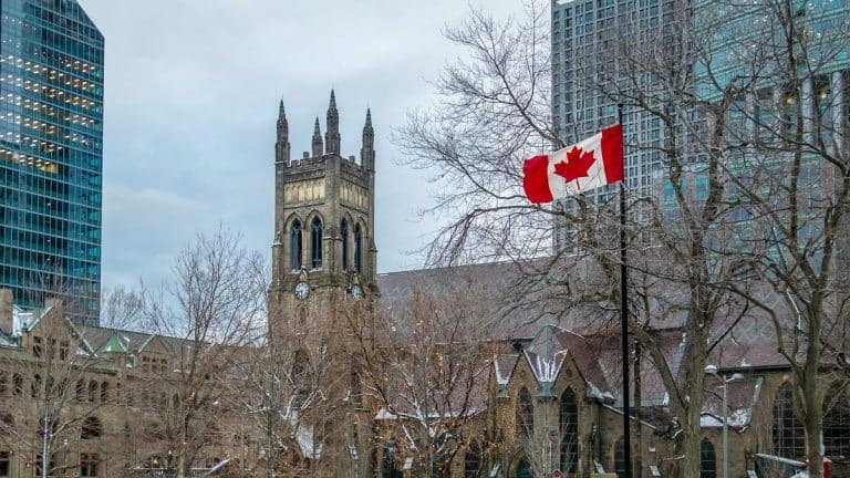 Québec : une Marocaine expulsée pour avoir oublié l’original d’un document