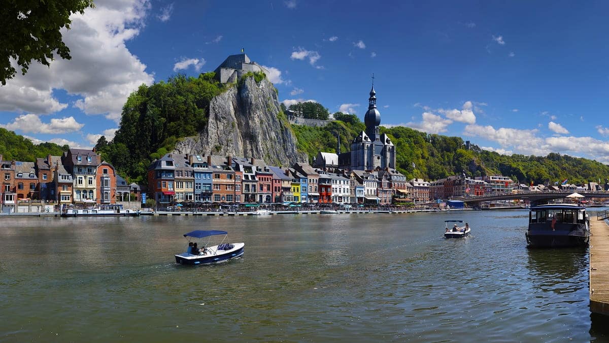 Visa étudiant : un pays Schengen durcit les conditions financières