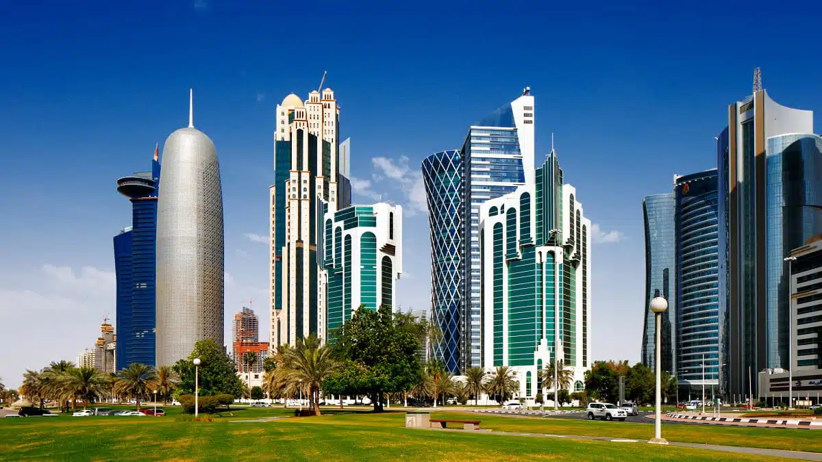 Algériens bloqués dans les pays du Golfe : contacts, numéros et solutions d’urgence à connaître