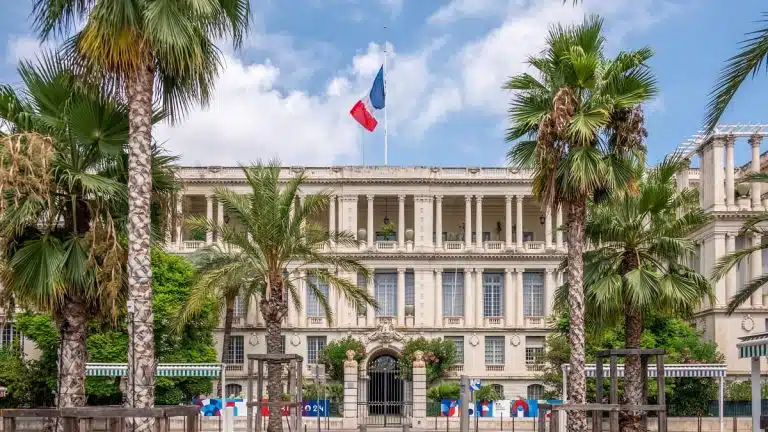 Après 50 ans en France, Mohamed Fdjaikha se retrouve bloqué en Algérie à cause d’un titre de séjour expiré